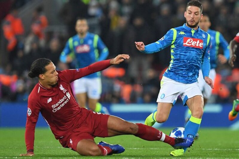 Đá Thòng Là Gì Trong Bóng Đá? Bí Quyết Áp Dụng Trong Trận Đấu