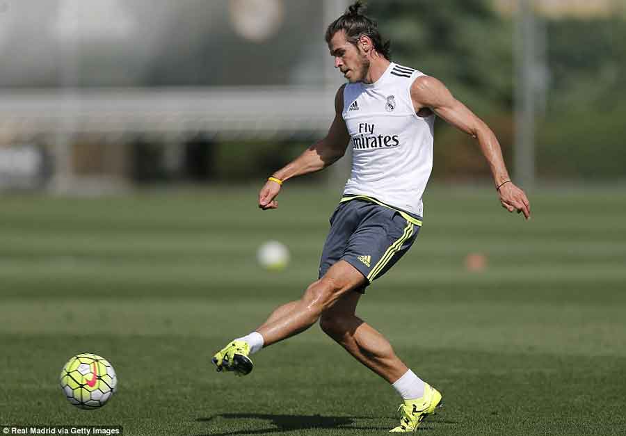 Kỹ thuật đá bóng bằng lòng bàn chân đơn giản mà hiệu quả